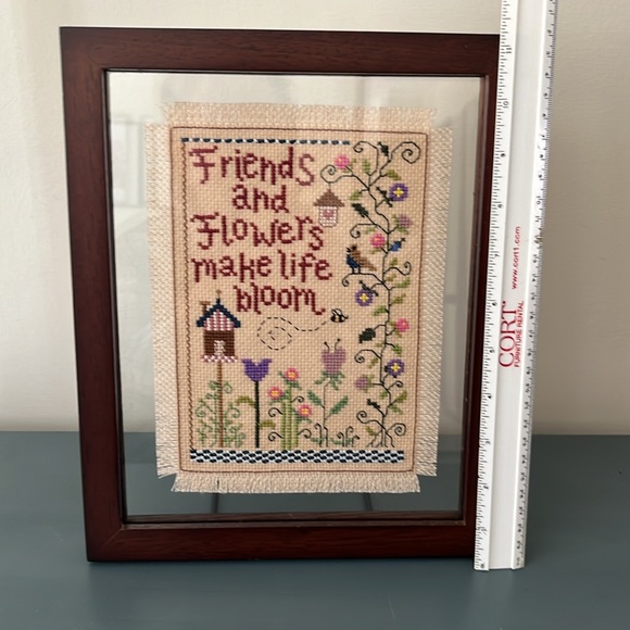 Cross-stitch in floating frame - Picture 2 of 8